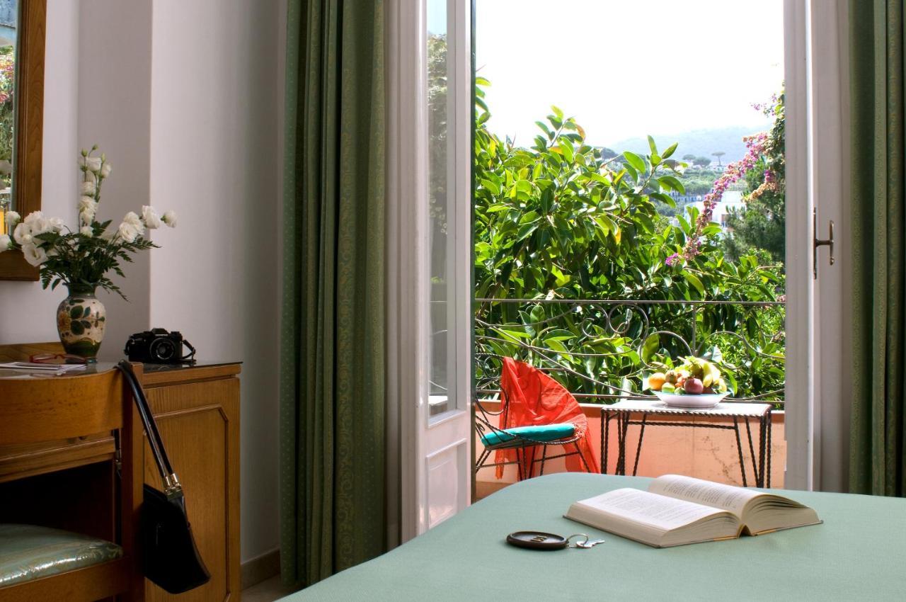 Hotel Villa Angelica ラッコ・アメーノ エクステリア 写真