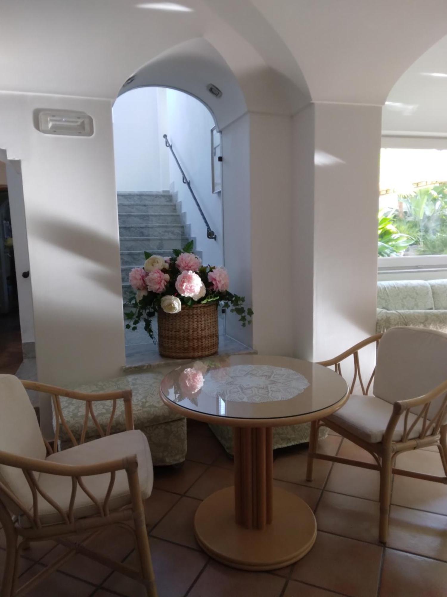 Hotel Villa Angelica ラッコ・アメーノ エクステリア 写真