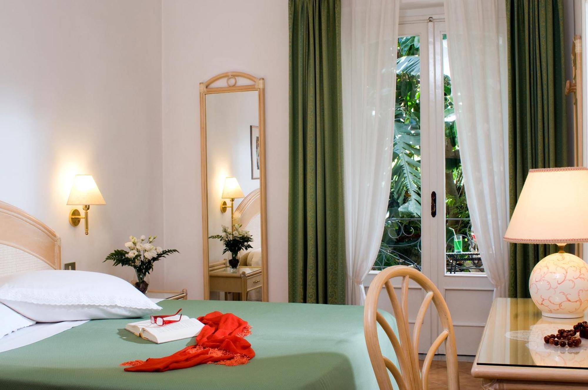 Hotel Villa Angelica ラッコ・アメーノ エクステリア 写真