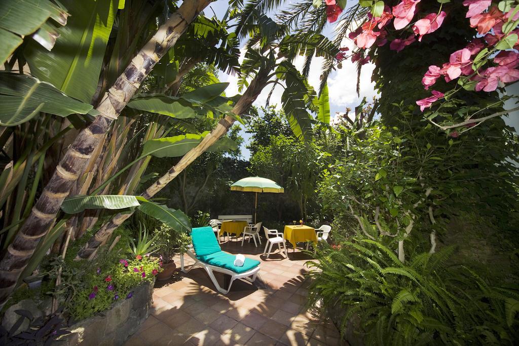 Hotel Villa Angelica ラッコ・アメーノ エクステリア 写真