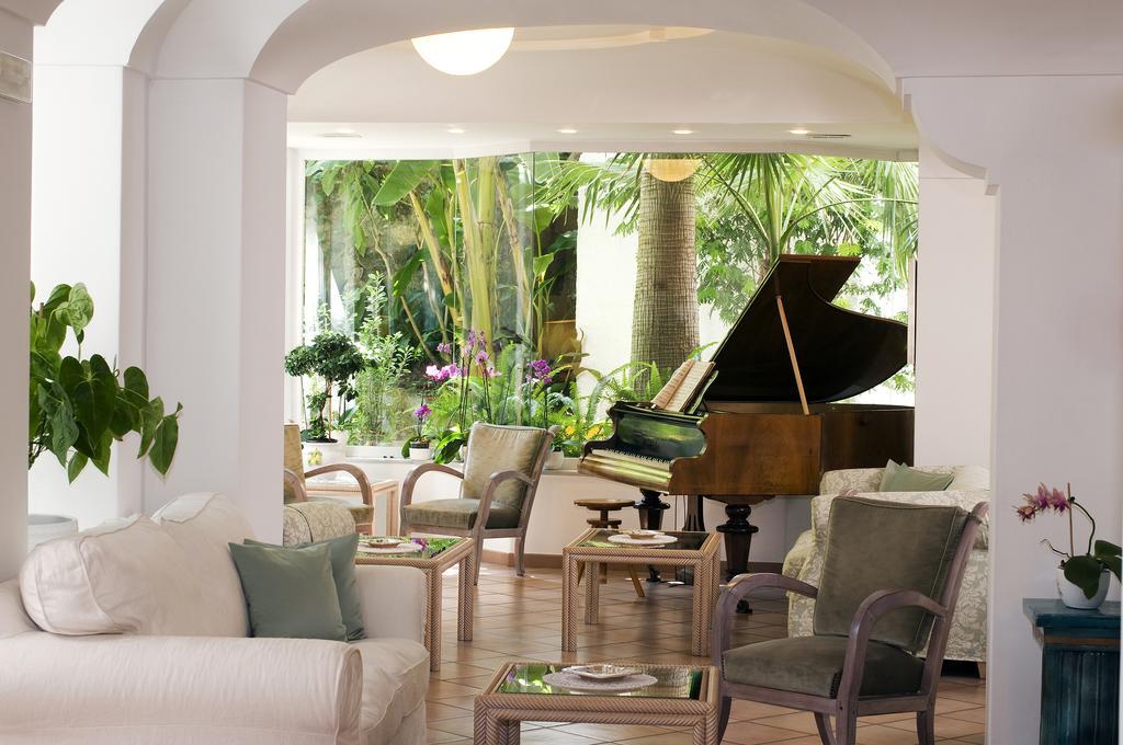 Hotel Villa Angelica ラッコ・アメーノ エクステリア 写真