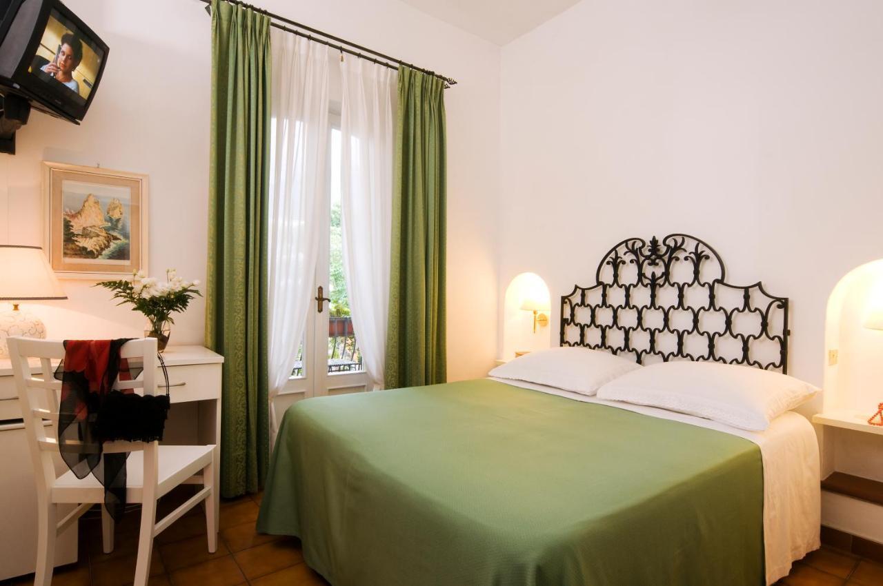 Hotel Villa Angelica ラッコ・アメーノ エクステリア 写真