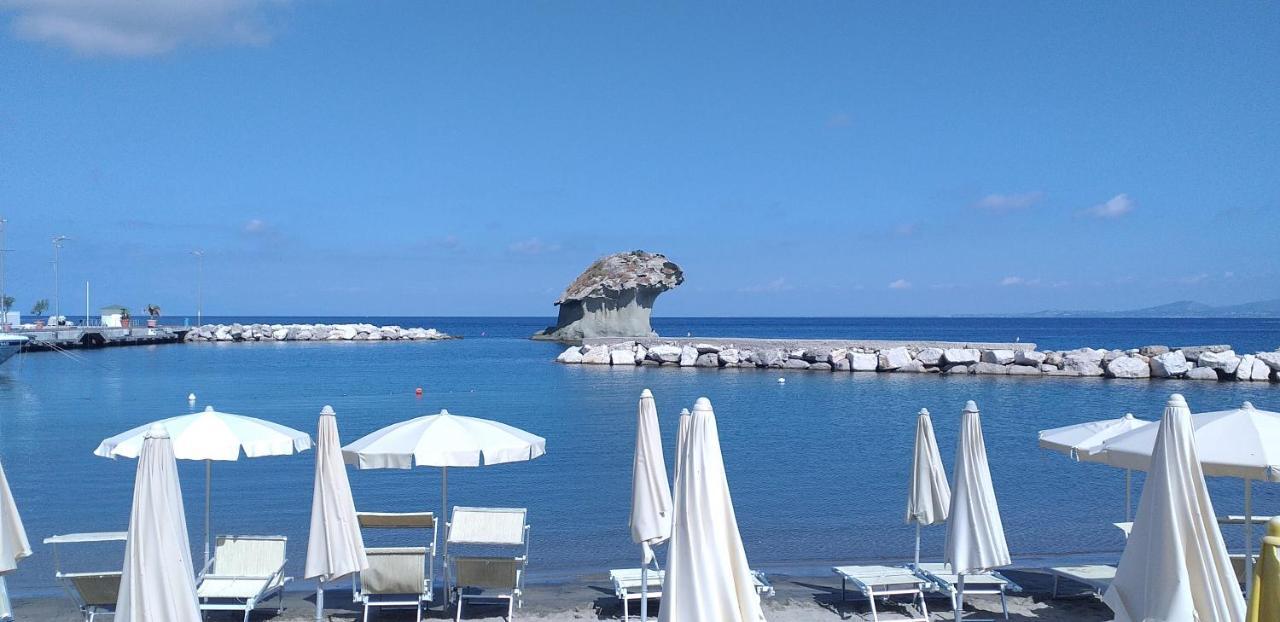Hotel Villa Angelica ラッコ・アメーノ エクステリア 写真